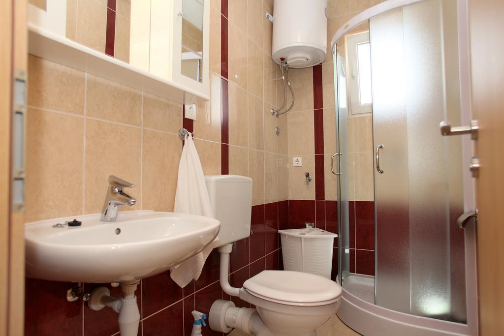 Apartments Villa Karlo Kastela Ngoại thất bức ảnh