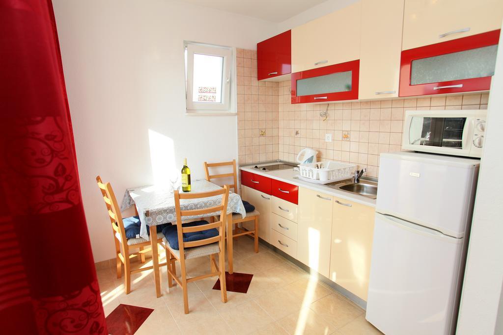 Apartments Villa Karlo Kastela Ngoại thất bức ảnh