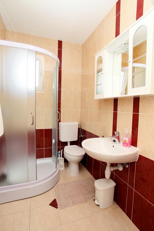 Apartments Villa Karlo Kastela Ngoại thất bức ảnh