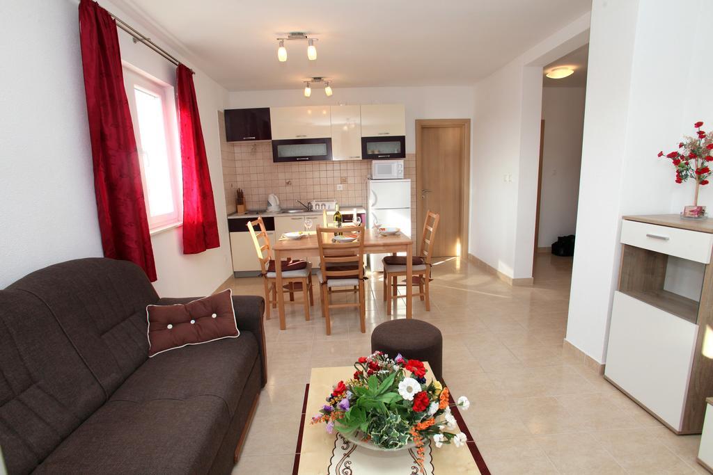 Apartments Villa Karlo Kastela Ngoại thất bức ảnh