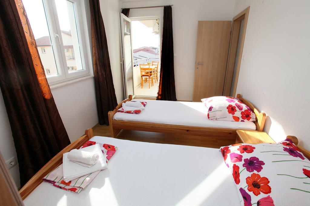 Apartments Villa Karlo Kastela Ngoại thất bức ảnh